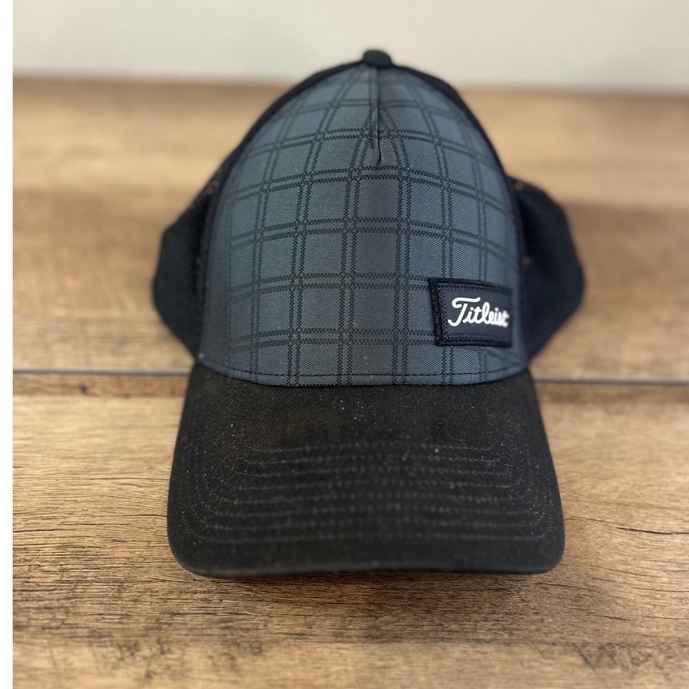 Titleist Golf Hat Black Mesh Grid Pattern Embroidered Logo Adjustable Snapback